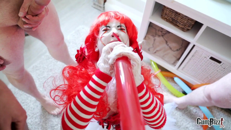 Cumbizz: Halloween-clown nur gut für eine sache, große ladungen schlucken