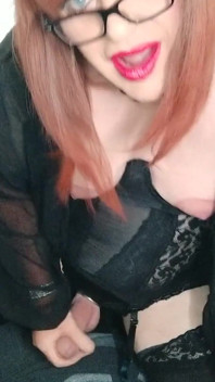 Curvă transsexuală se joacă și ejaculează
