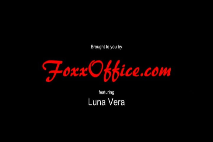 The foxx office: Innie Outtie Nombril - Luna Vera Hidef