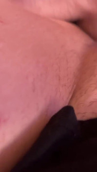 Amateur-paar nahaufnahme ficken und abspritzen auf höschen
