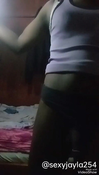 Sexyjayla254: Người mặc quần áo Kenya móc cua và banh lỗ đít đang há...