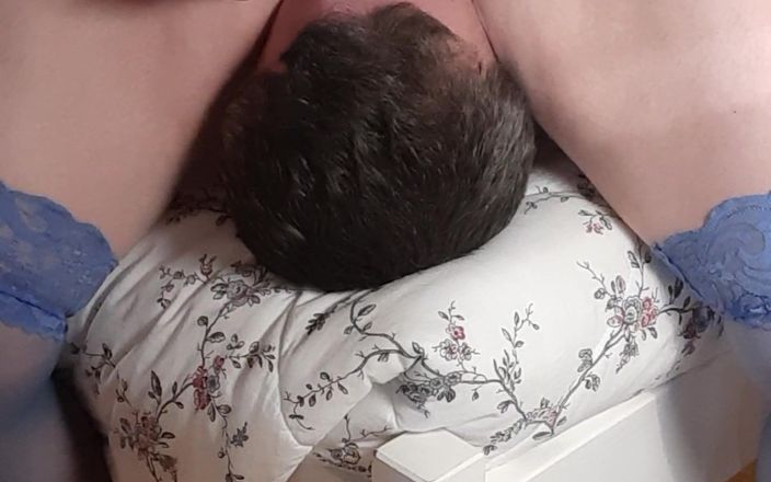 goddess82: 你喜欢在你的窒息脸上感受我的热辣精液吗？10分钟！4k！