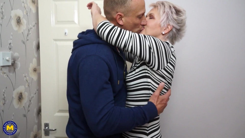 Mature NL: Charming mature loves being screwed by young guys