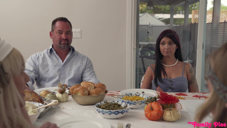 My family pies: My Stepcousins Cum for Thanksgiving - S16:e4