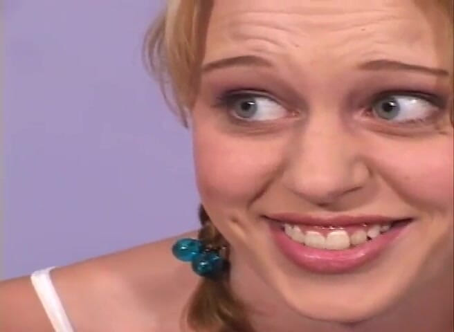 Chica Suicida DVD: 友達とのお泊り会が手に負えなくなり、ファック