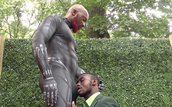 Vision X Studios: Velký černý pták šuká a ošuká dno venku