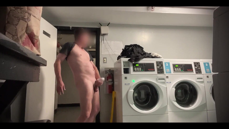 ScottyNaughty69: Bugil saat aku lagi stroke! Hampir kepergok!