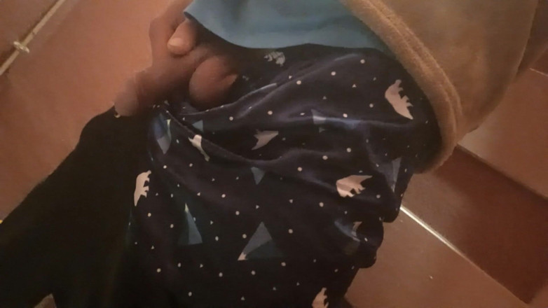 Jon Arteen: How This Sexy Twink Pees When He Wakes up with...