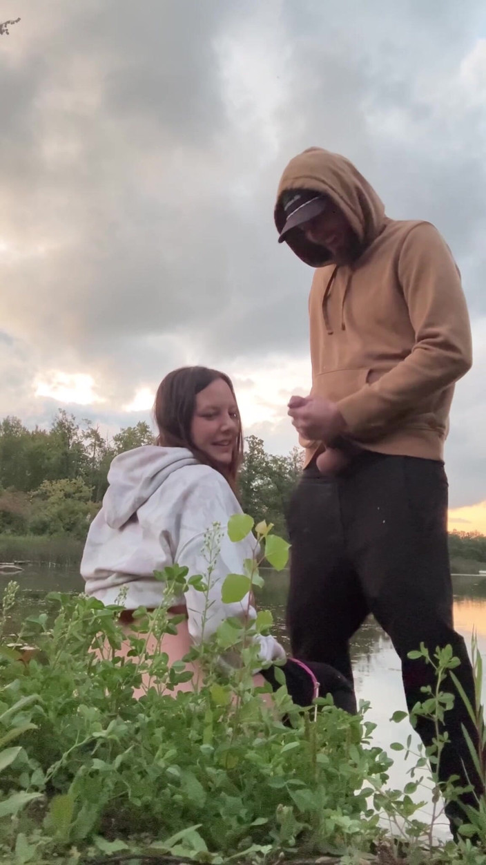 Mya Lane: Fast Beim Ficken Am See Erwischt