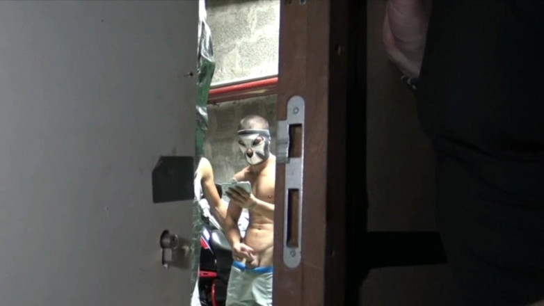 GAY USED RAW BY STRAIGHT BOY CURIOUS: Chupa a dos jóvenes turcos