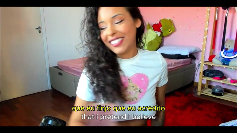 Espuleta Maia: Играю в рулетку - горячая брюнетка вживую - Espuleta Maia