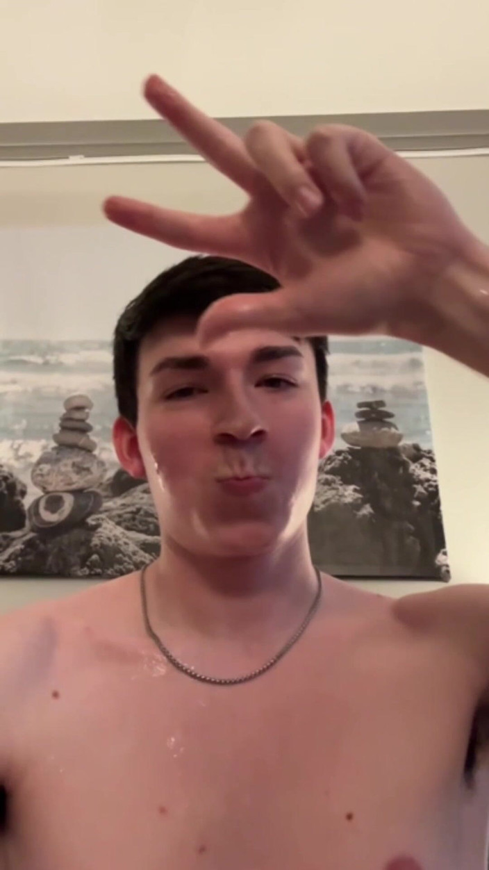 The Show Studio: Masturbace po posilovně