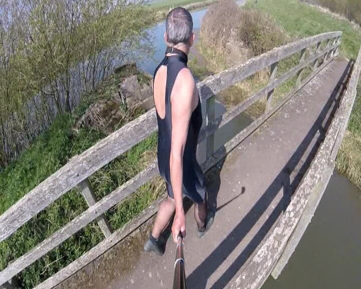 Andy: Tenue de marche sexy