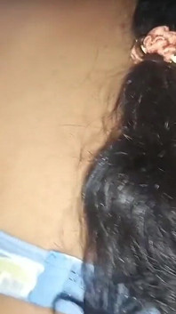 Üvey kız kardeşimi küçük götünden sikiyorum ve içine boşalıyor - üniversitede Hintli desi anal seks