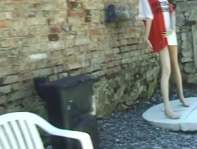 Flash Model Amateurs: Блондинка з великими цицьками розважається на свіжому повітрі