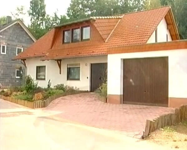 German's MILF: Madrastra con curvas de Alemania complaciendo a su hijastro