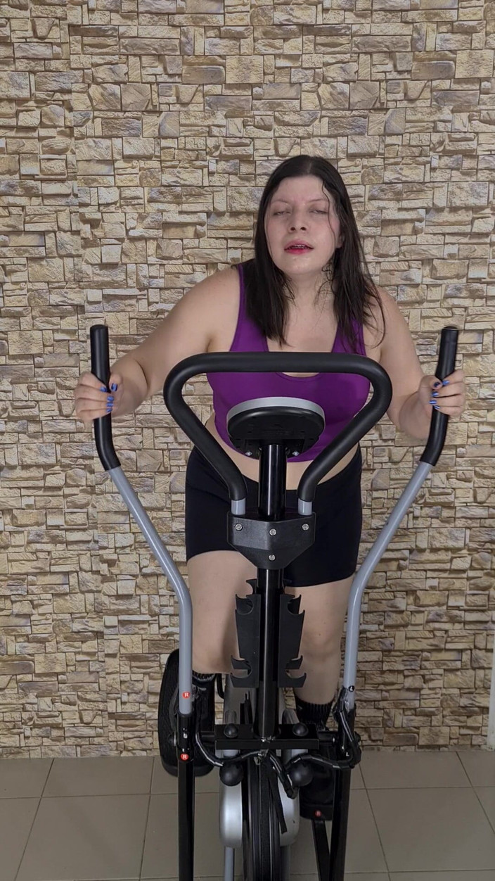 Alice H: Sweat Fetish Workout