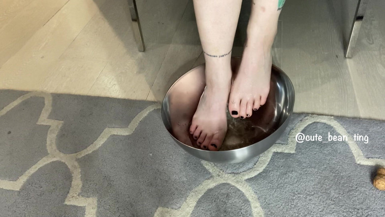 Alice Bean: Fizzy auf meine füße gießen