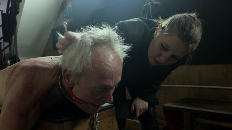 Mistress Henriette: kaid se bent se pitaee drishy 1