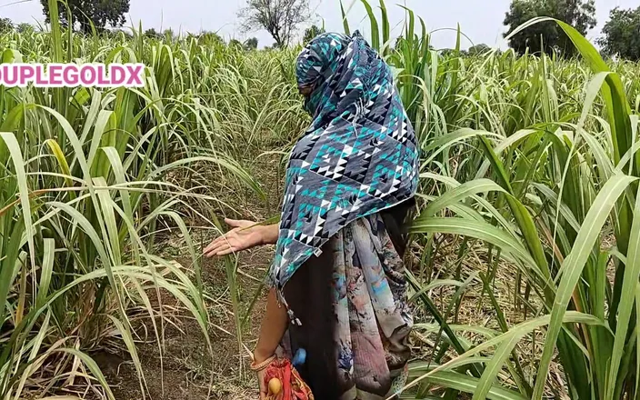 Sexy Komal: Komal Fuck by Malik While Working in the Field