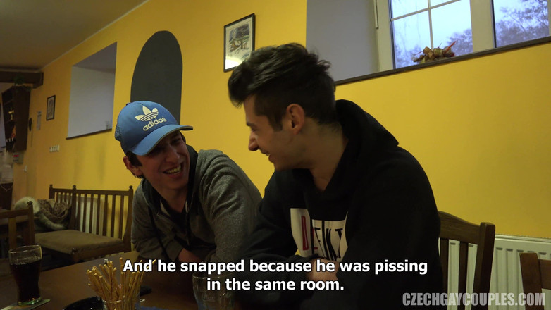 Czech Gay Couples: チェコのゲイカップル 10 Filthy Pub Bang - 異性愛者の男の子と熟女がワイルドなゲイのバンフェストに参加