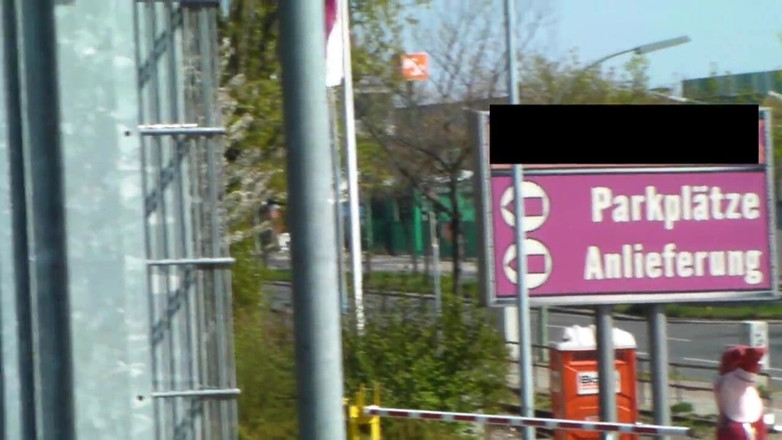 Aische Pervers: Public Orgasm