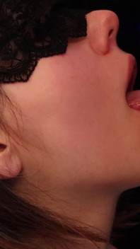 Closeup ejaculação e engolir porra