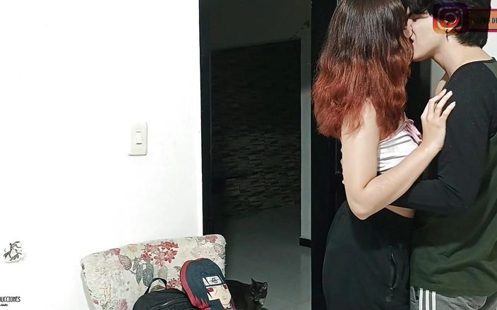 Mafelagoandcarlo: Azgın çift eve döndükten sonra karşı koyamıyor - İspanyolca porno