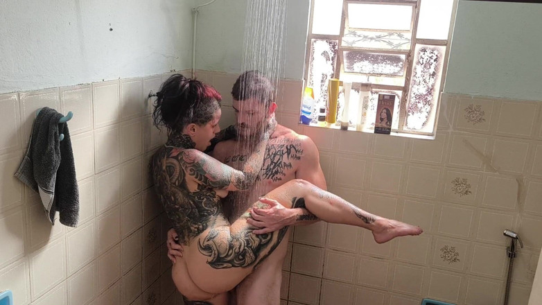 Carmona's films: Grote kont in de douche