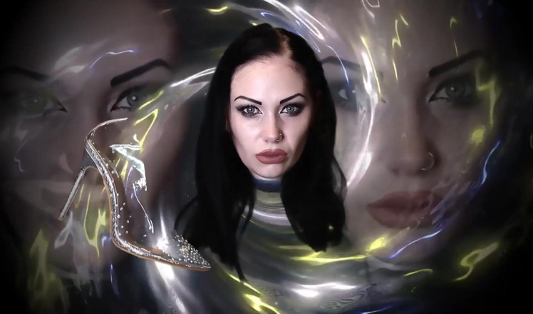 Goddess Misha Goldy: Čím více se na to budete dívat, tím více vás...