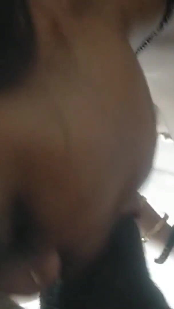 Sonathakur: Ragazza paffuta desi arrapata in calzini carini geme forte - scopata...