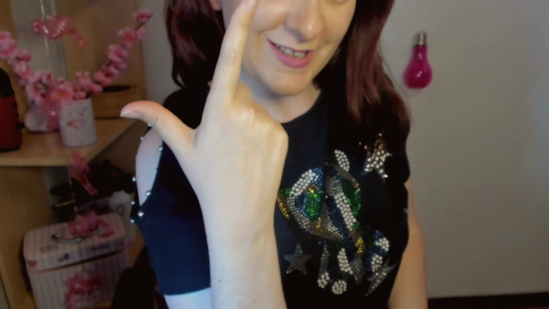Nicoletta Embassi: Hand fetiš costum video