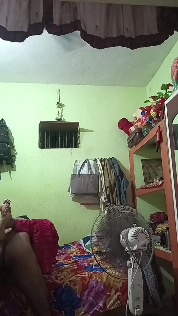 pooja99999: Meio-irmão fodeu meia-irmã