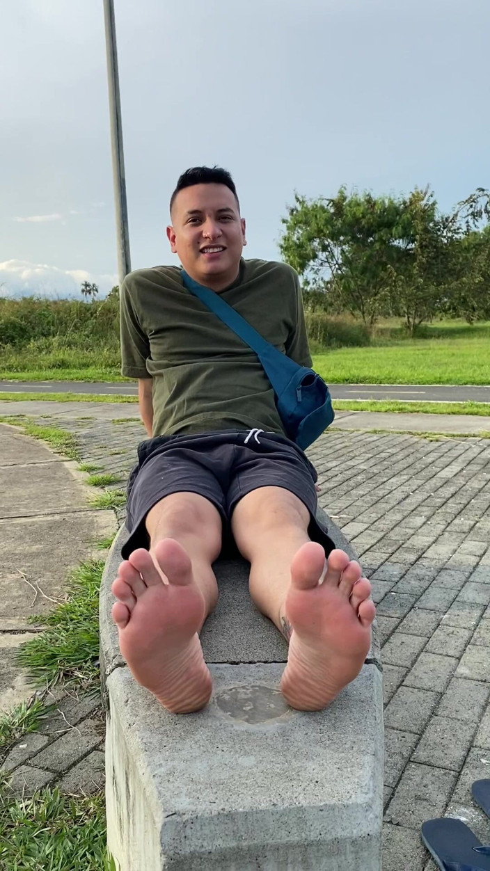 Mr Feet Colombia: Ayaklarımın tabanlarını sanki tanrınmış gibi öp