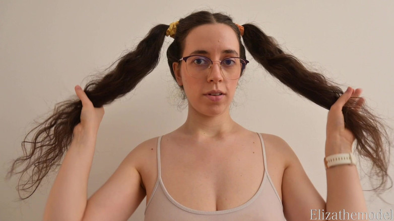 ElizaTheModel: Pendandan rambut tanpa bra basah