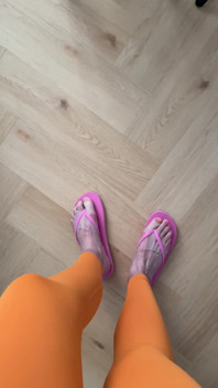 Foot Show în șlapi