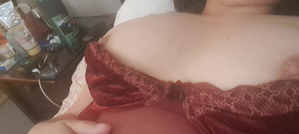 Mommy big hairy pussy: MILF Dalam Bodysuit Berlari Di Atas Tubuh