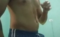 Chàng trai trẻ thủ dâm