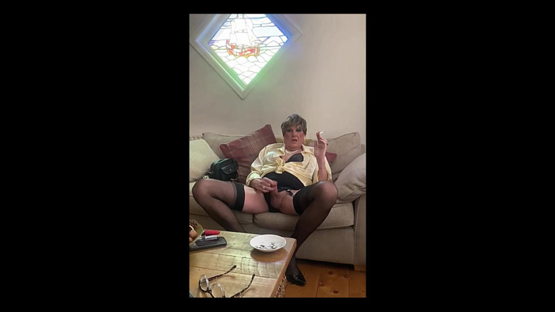 Mature Tina TV: Masturbare