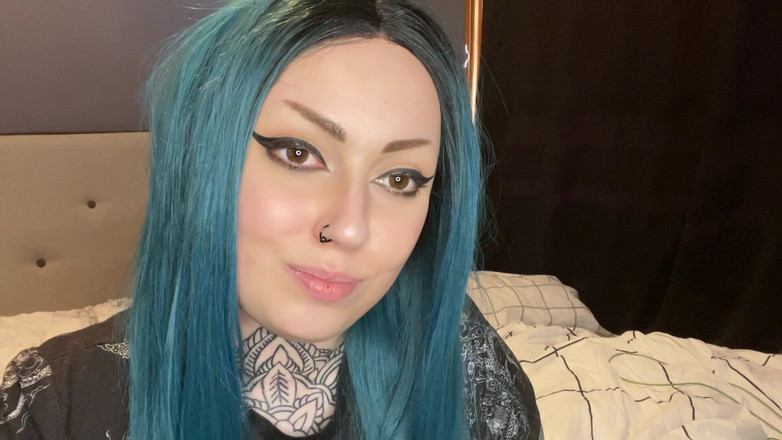 Miss Valentina: Petit pénis dans la cage de chasteté, coaching masturbatoire