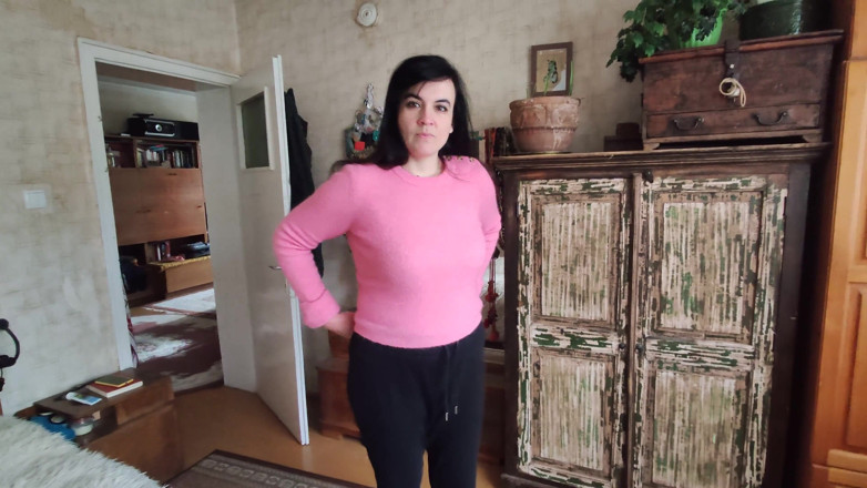 Hairy Homemade Amateur Orgasms: Déshabille-moi, révélant ma chatte poilue et mes seins flasques, femme...