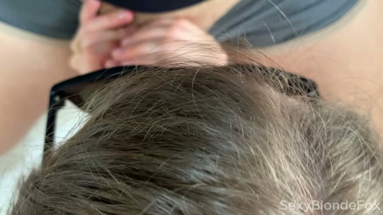Sexy blonde Fox: Sexyblondefox - loira de jeans, provocação no sofá e cena anal