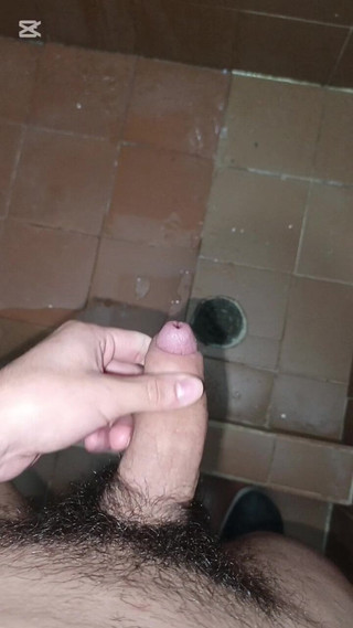 charlessteel: 호기심 많은 트윙크가 소변 싸고 자위하는 모집