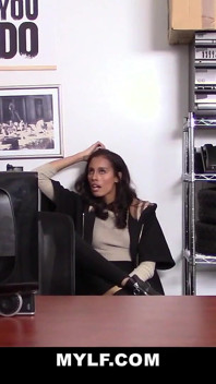 Kylie La Belle Shoplyfter, LEVRETTE MYLF