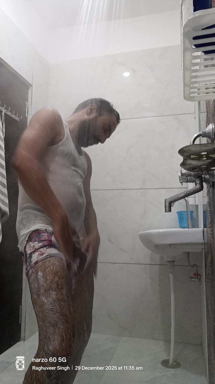 Rajasthani-old-lover: Adam duştan hoşlanıyor