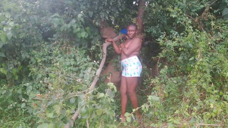 Sex naija 1: Chtěla mě ošukat, tak jsem ji vzal do ruky nedokončenou...