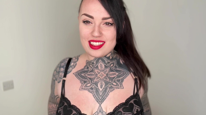 Miss Valentina: Deviens mon esclave sexuelle