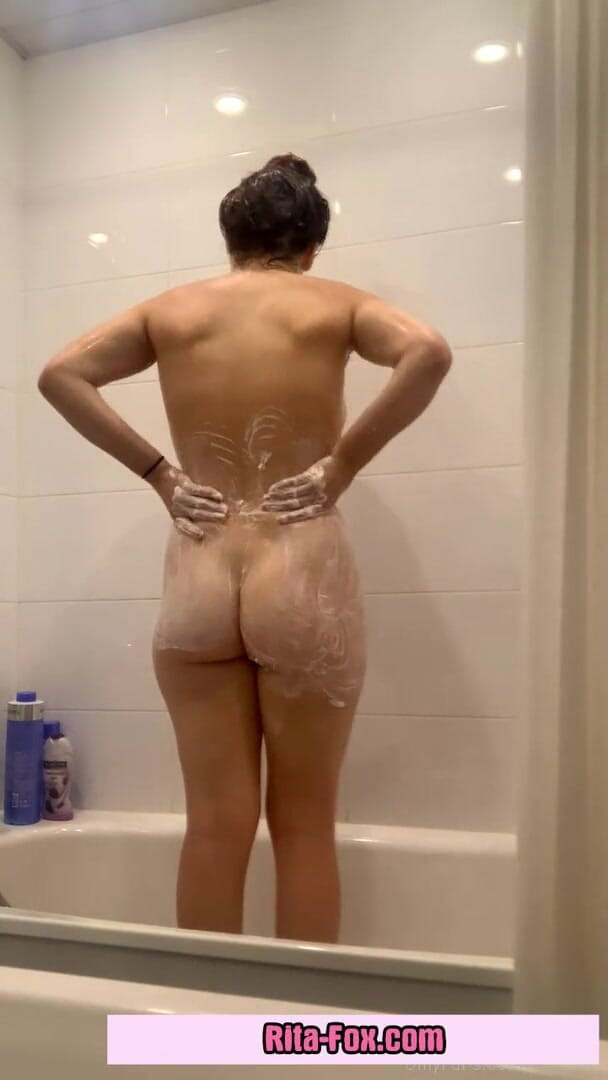 SugarNadya: Ich ging duschen und rasierte meine süße muschi für filme 18 +...
