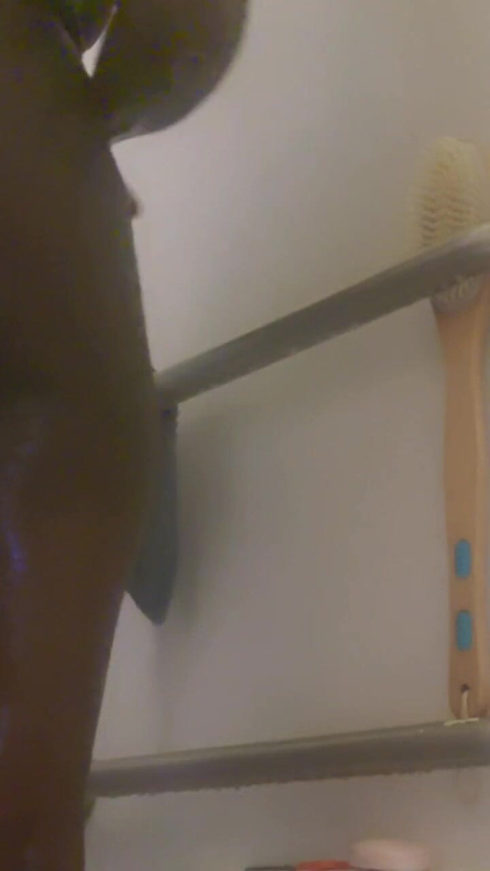 Roseblue2: Chlupatá kundička s velkým zadem