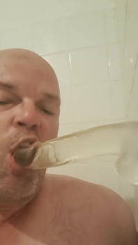 Najpierw Trening Dildo Dla Tyłka, Potem Trening Dildo Dla Gardła Dziwki